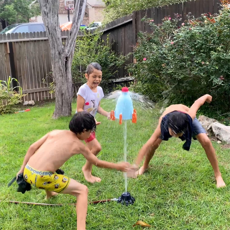 Blaudonau- Raketenförmiger fliegender Sprinkler