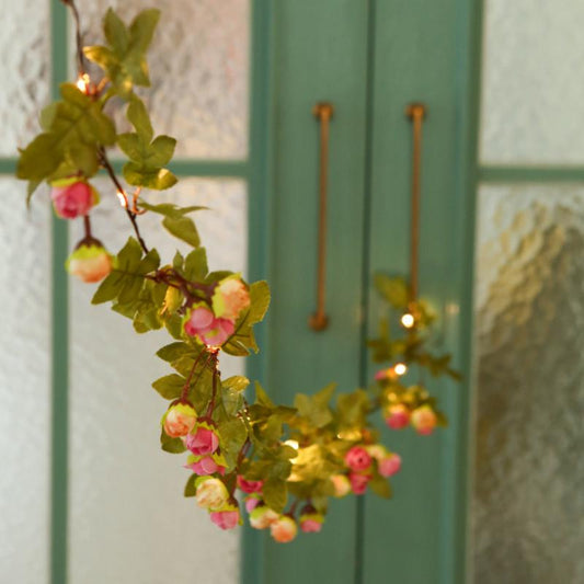 Blaudonau- Solar Rattan LED-Leuchten Rattanblüten (Weiß-Rosa)