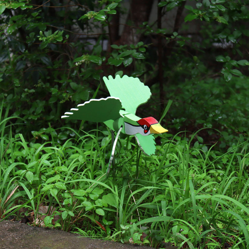 Blaudonau- Windmühle mit Möwe als Gartendekoration