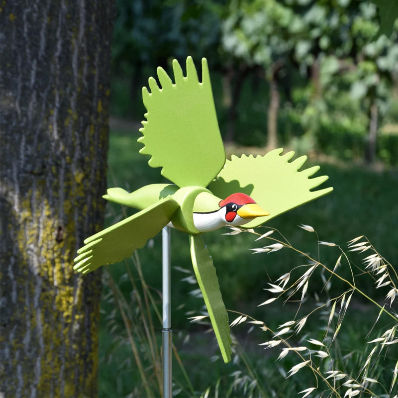 Blaudonau- Windmühle mit Möwe als Gartendekoration