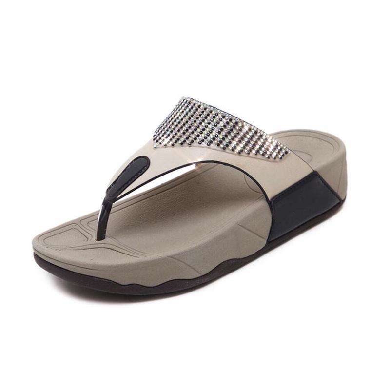 Blaudonau- Diamantbesetzte Flip-Flops mit mittelhohem Absatz Schwarz