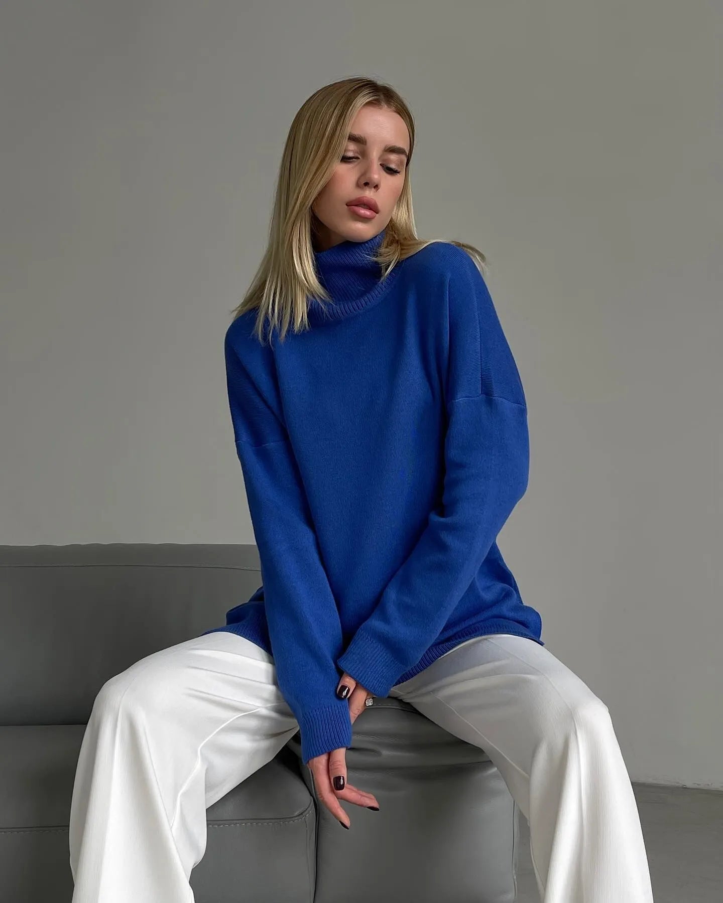 Blaudonau- SUTTON - Rollkragenpullover mit Seitenschlitzen